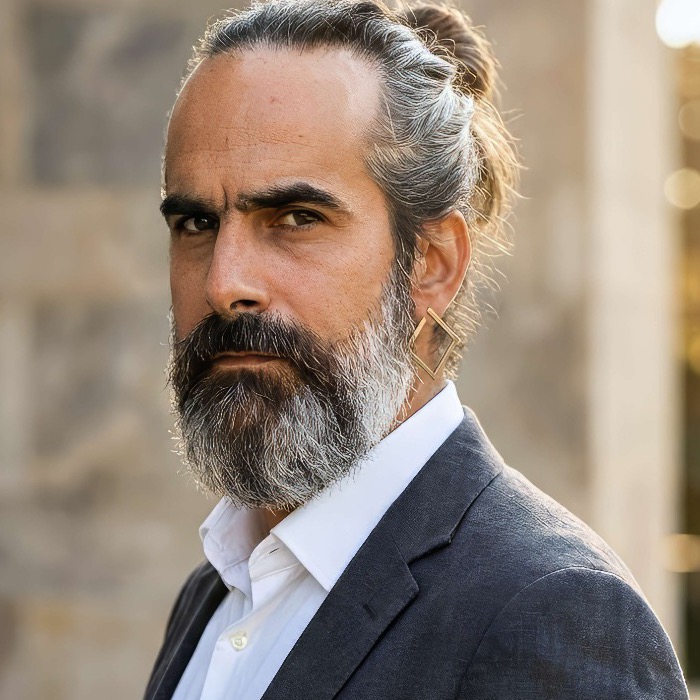 Raúl Capote - Close-up mirada intensa