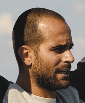 Raúl Capote – Esteban, perfil rapado